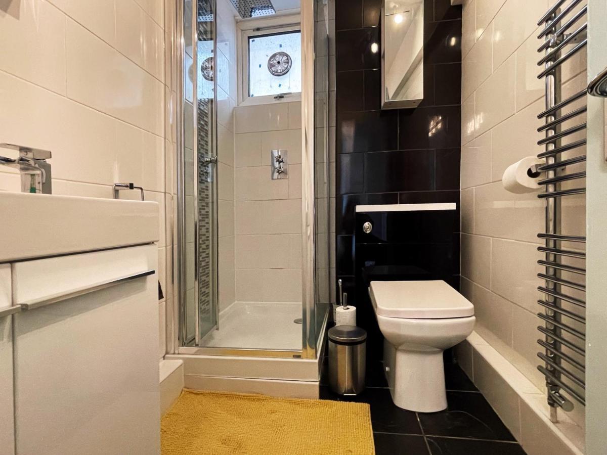 Pam'S Apartment At Chelsea London Exterior photo